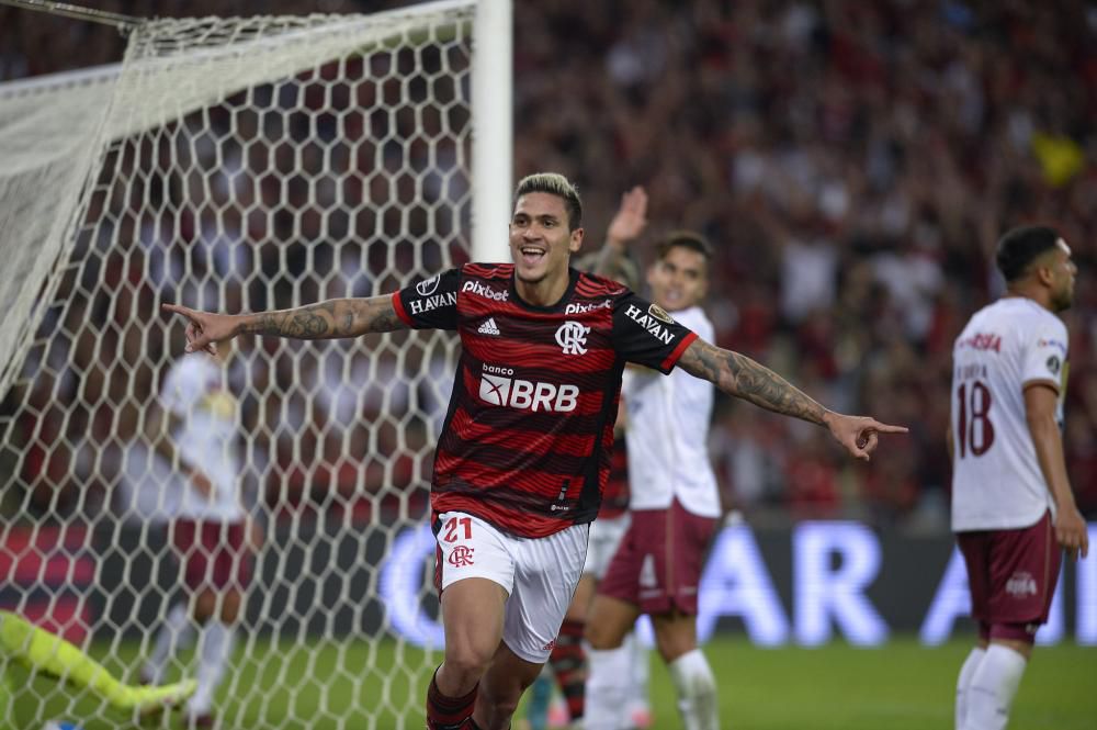 Em noite de 7 a 1, Flamengo avança na Libertadores