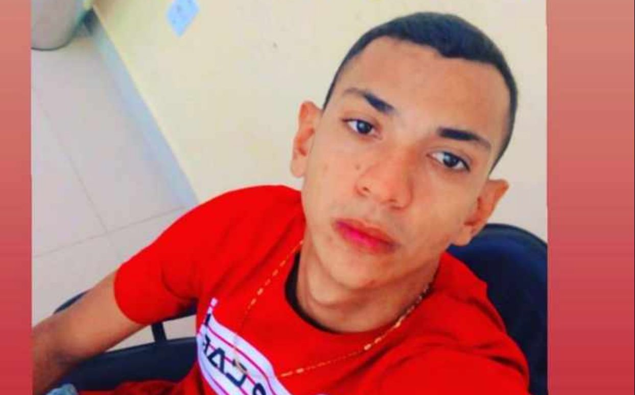 Jovem é assassinado a facadas após reagir a assalto na Praia do Tucunaré