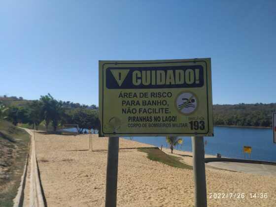 Jovem pula em lago para salvar criança e morre afogado