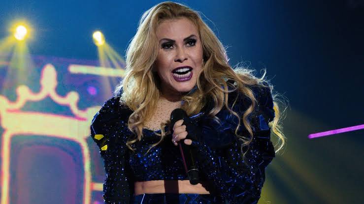 Fã chora após pedir foto com Joelma e ser destratado pela cantora