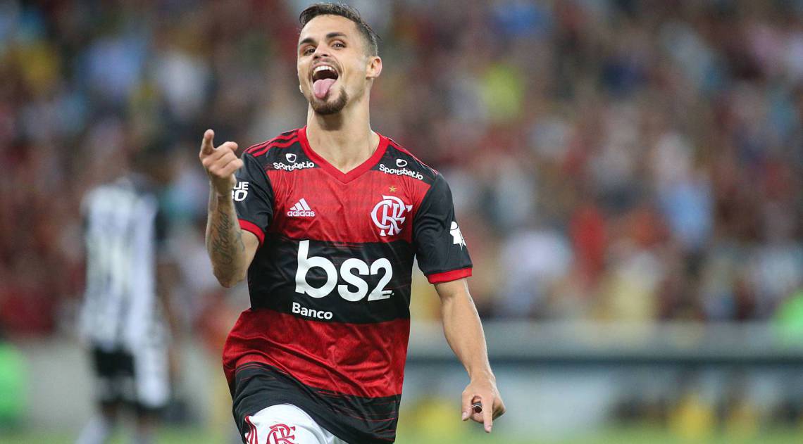 Após morte da mãe, ex-Flamengo Michael admite querer voltar ao Brasil