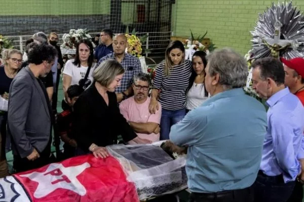 Viúva de petista está surpresa por polícia excluir motivação política