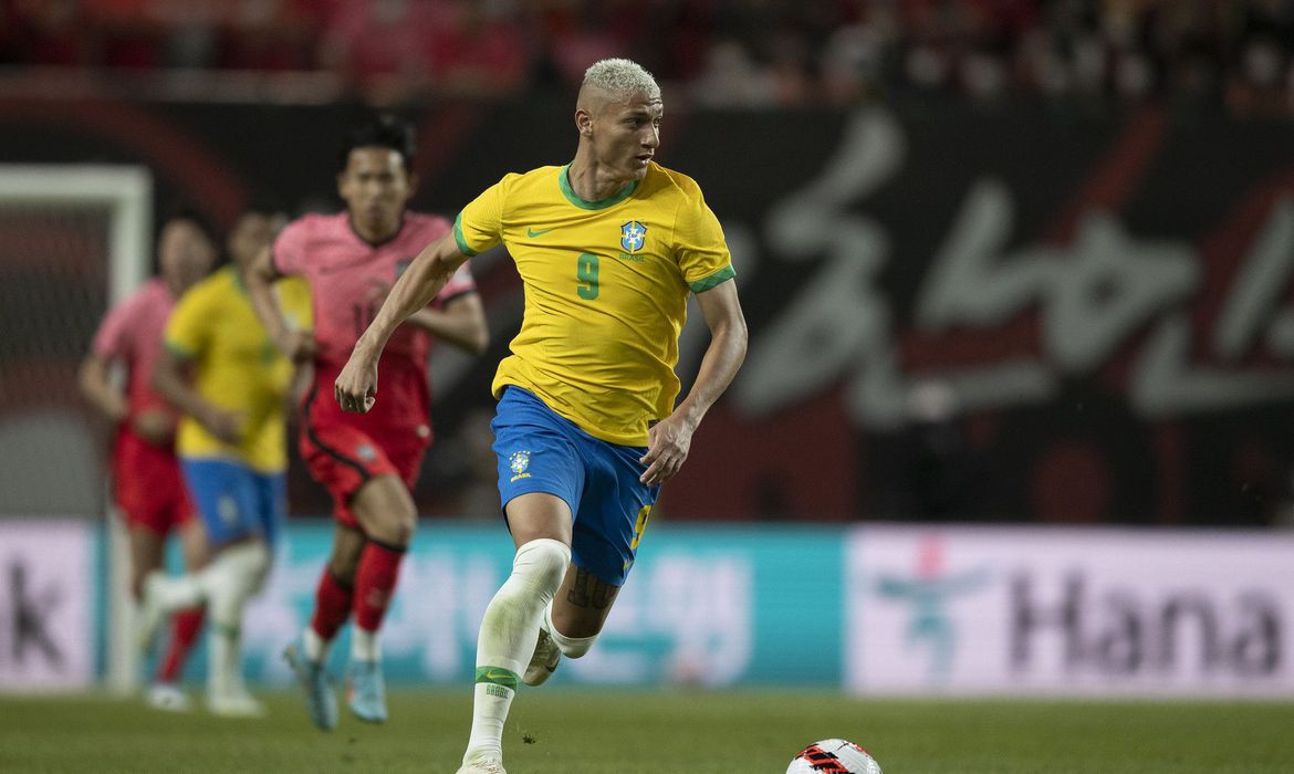 Atacante Richarlison é anunciado como novo reforço do Tottenham