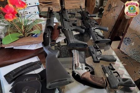 Exército admite que autorizou compra de fuzil para integrante do PCC
