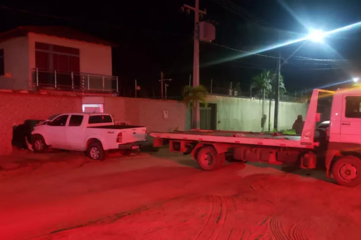 Condutor embriagado perde controle de veículo e colide com muro no Pará