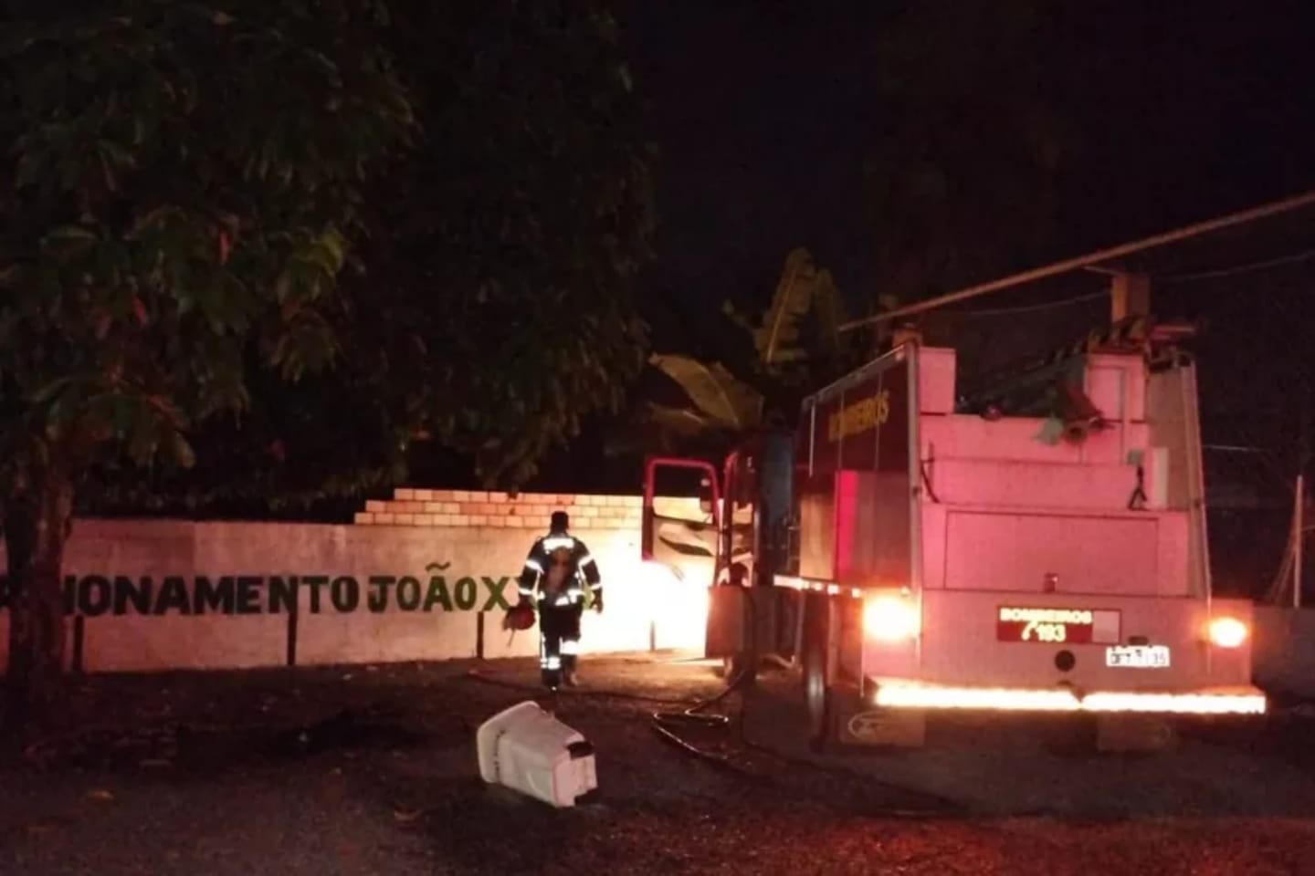 Bombeiros combatem princípio de incêndio em hospital particular no Pará