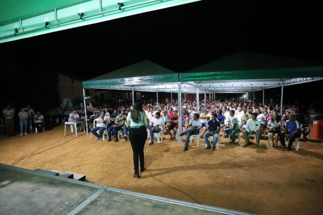 Prefeitura e comunidade debatem projeto de regularização fundiária em Canaã dos Carajás