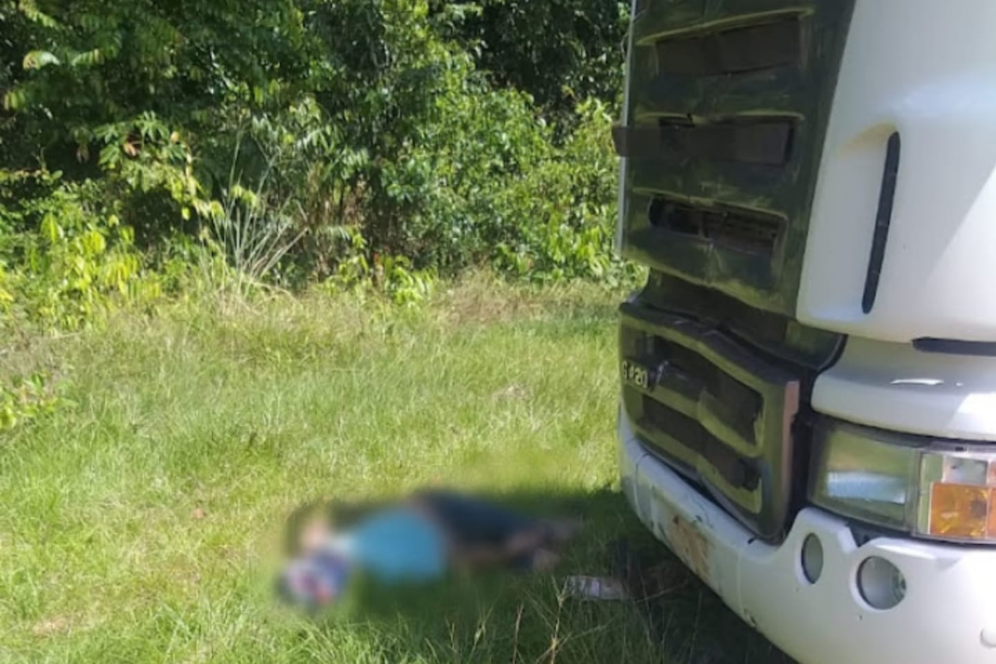 Colisão entre caminhão e moto deixa uma pessoa morta e outra ferida no Pará