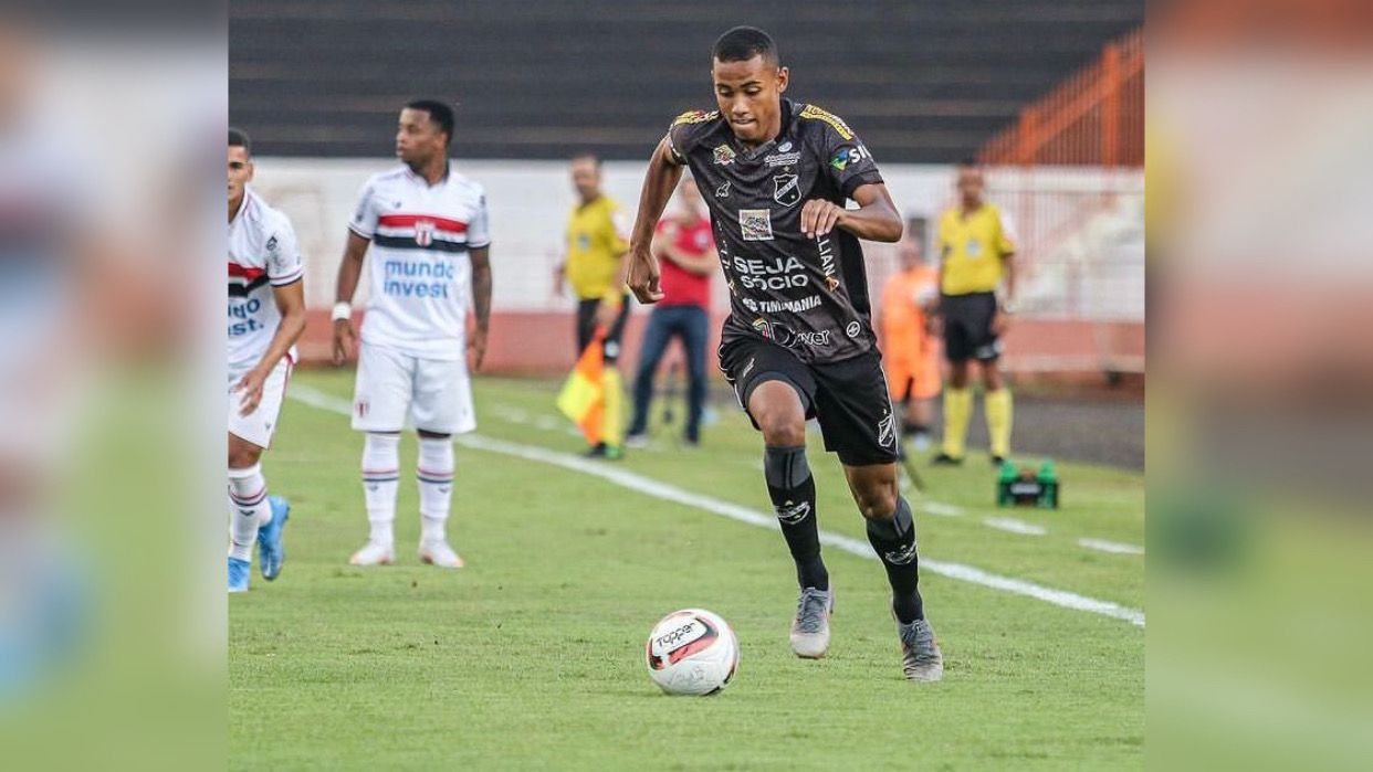 Zagueiro do ABC é internado após sofrer fratura na costela em partida contra o Remo