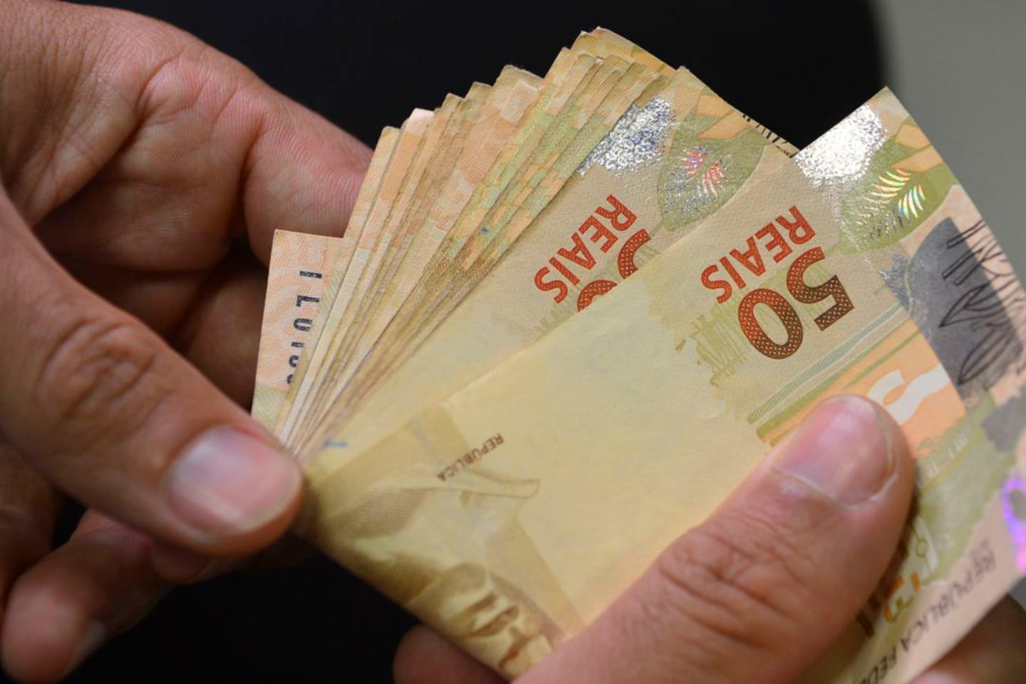 Beneficiários com NIS final 2 recebem hoje Auxílio Brasil