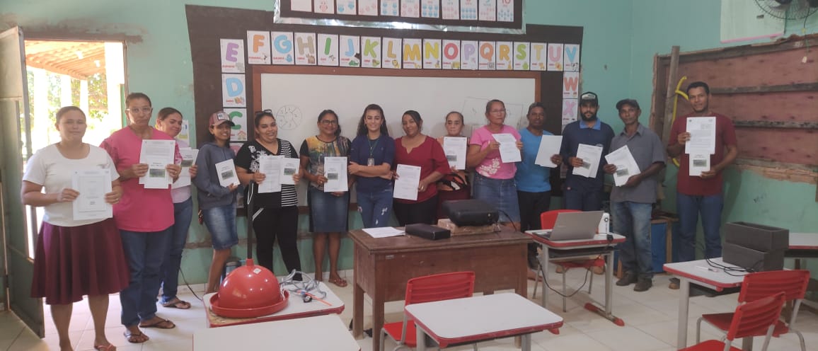 Produtores do PA Maravilha recebem kits de avicultura