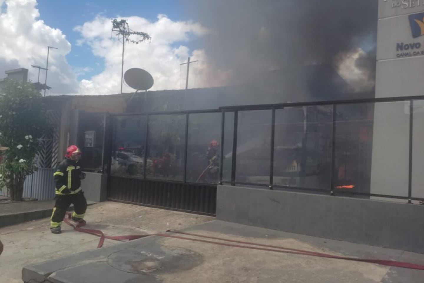 Ônibus é consumido por fogo e assusta moradores no Pará
