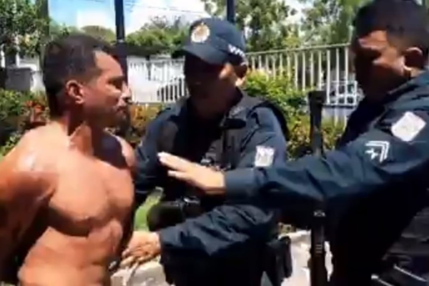 Homem faz escândalo ao ser preso por dirigir alcoolizado e sem capacete no Pará