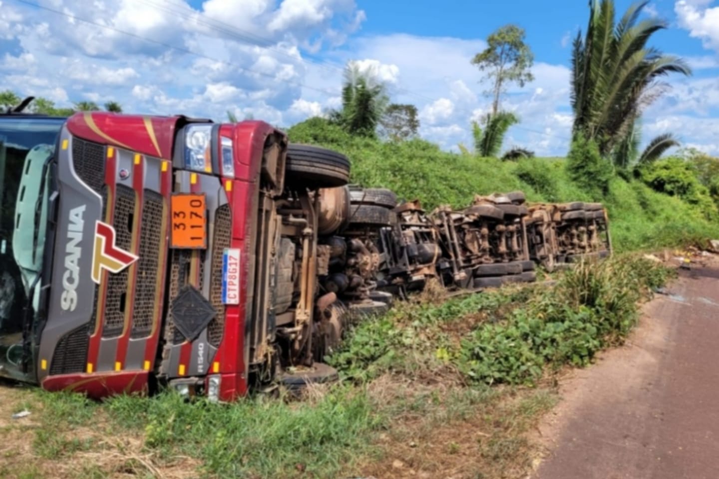 Motorista de caminhão dorme ao volante e causa acidente no Pará
