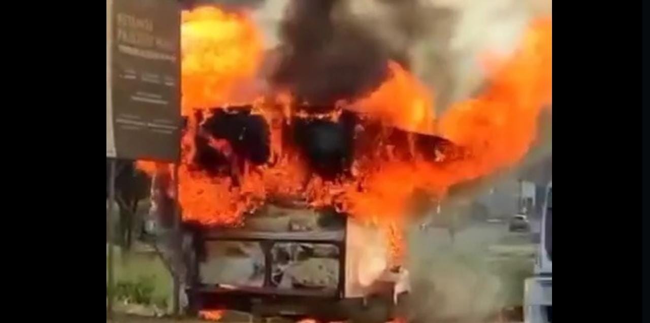 Trailer de lanches é consumido pelo fogo em Parauapebas