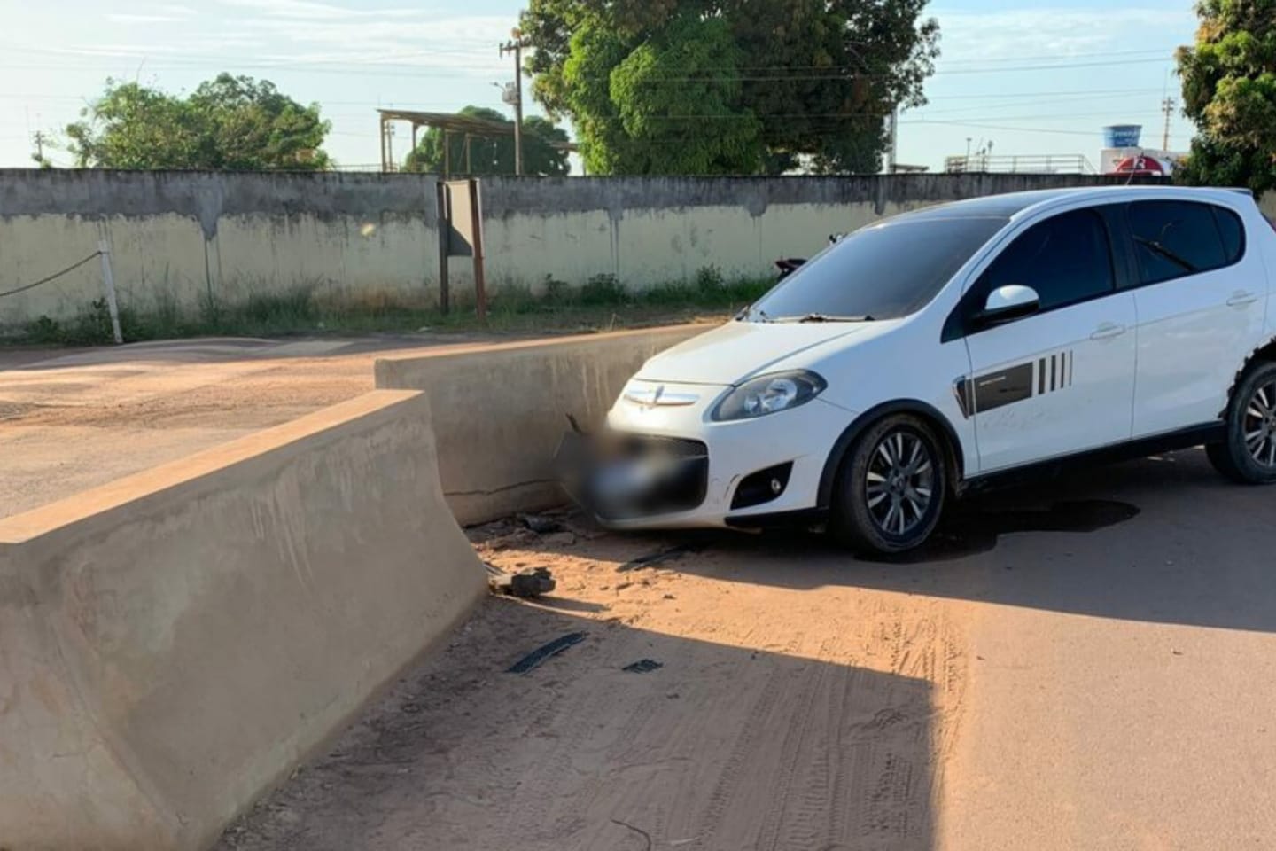 Motorista dorme ao volante e colide em mureta no sudoeste do Pará