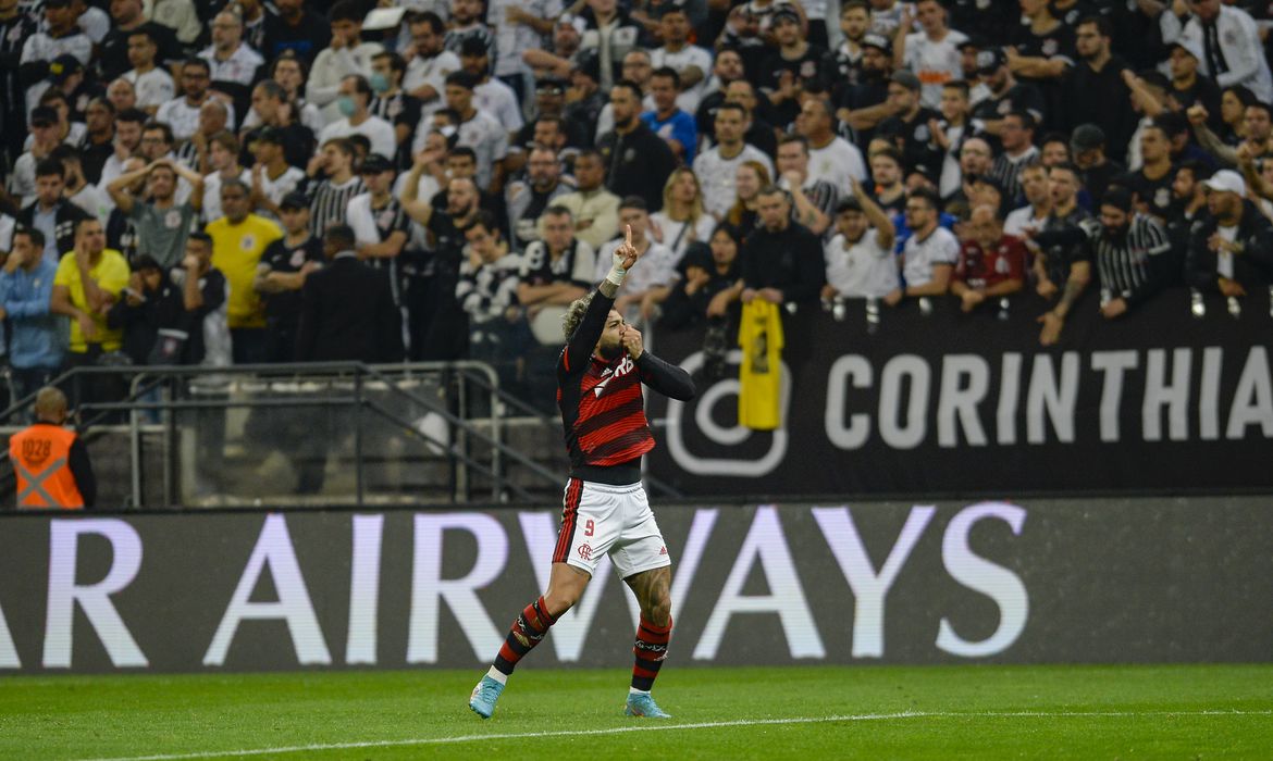 Flamengo vence o Corinthians e tem vantagem na Libertadores
