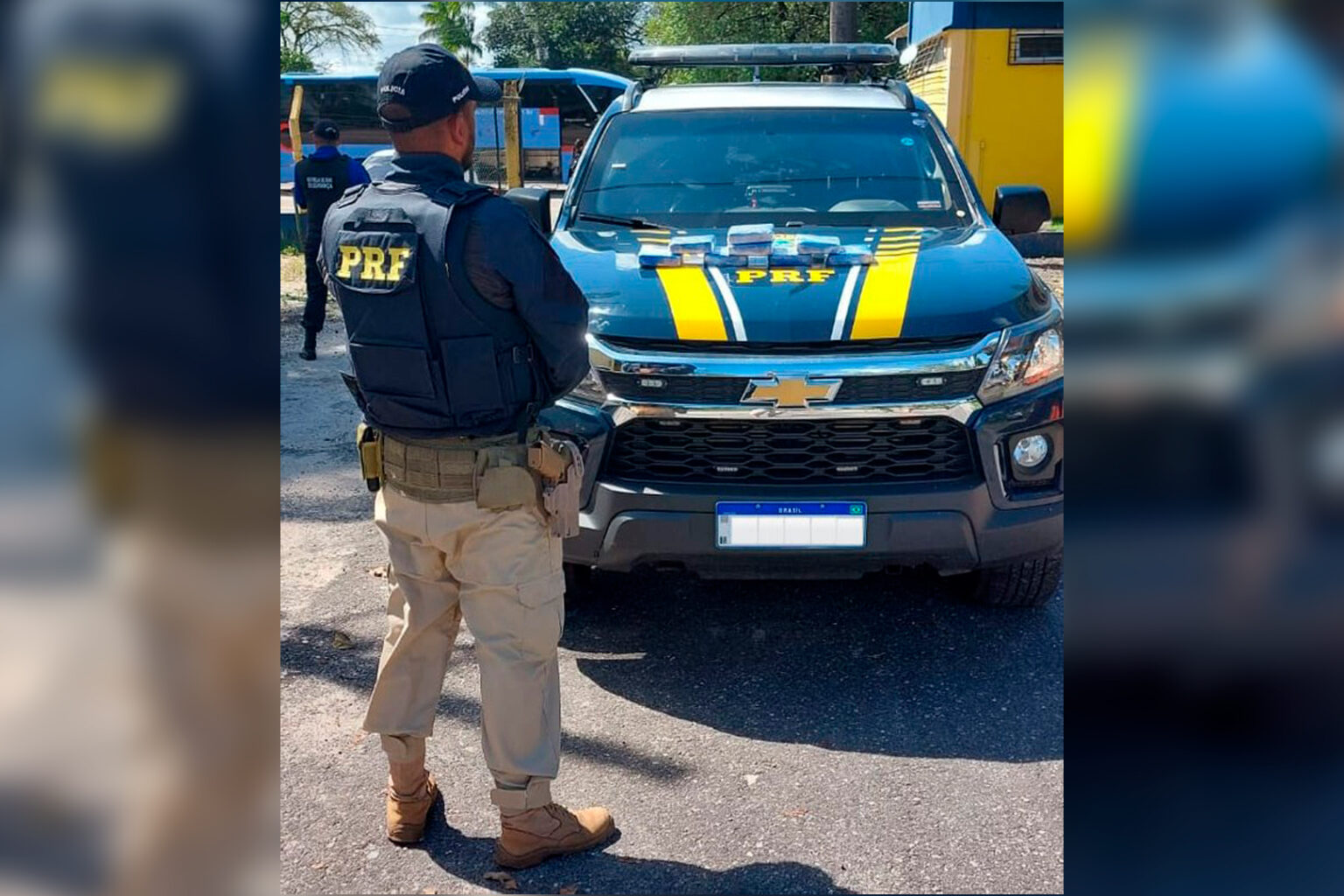 PRF apreende oito tabletes de cocaína em ônibus de turismo no nordeste do Pará