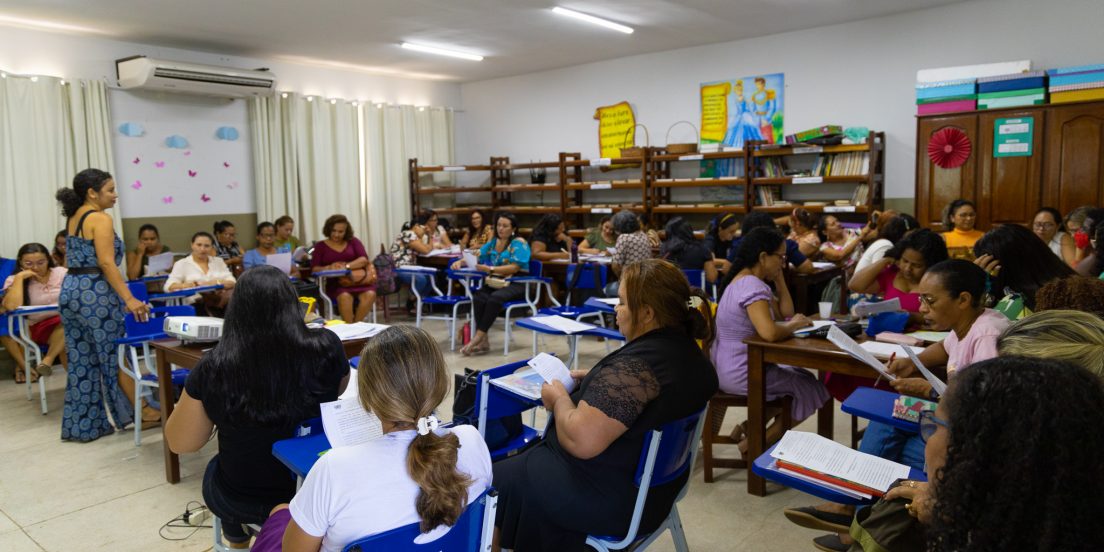 Professores da rede municipal recebem curso de formação em Marabá