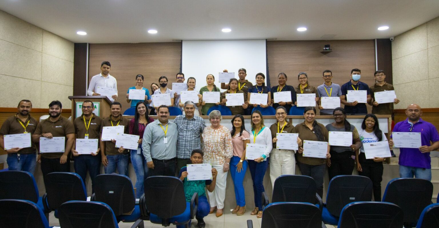 Servidores da Câmara de Marabá passam por curso de Libras