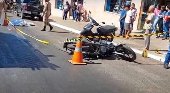 Carreta passa por cima da cabeça de mototaxista