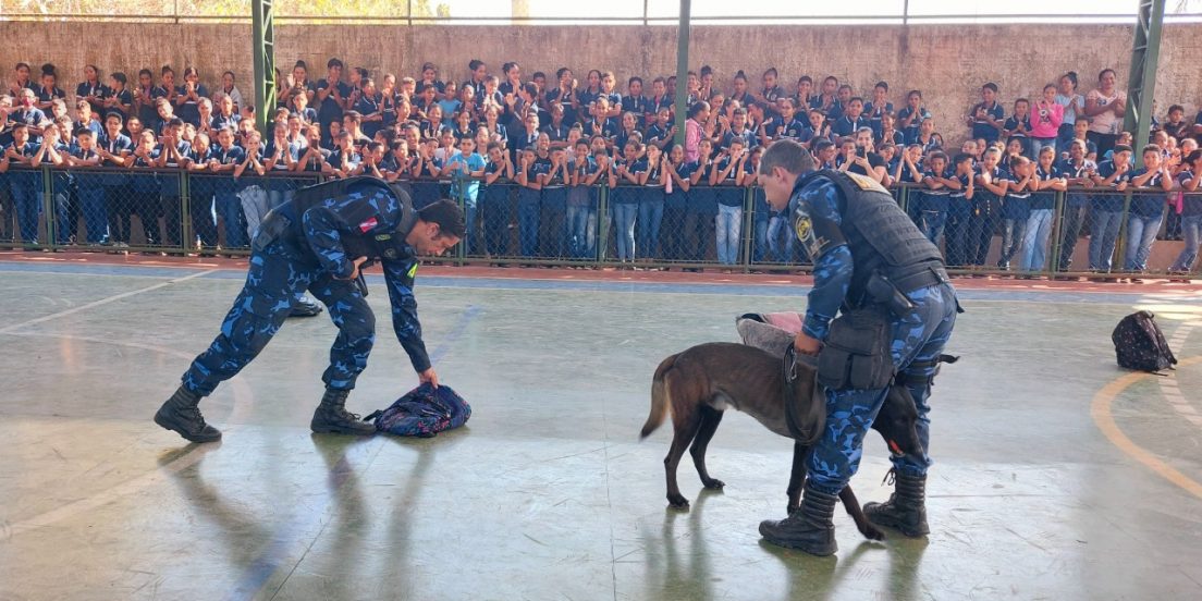 Ação em escola aborda combate ao uso de entorpecentes em Marabá
