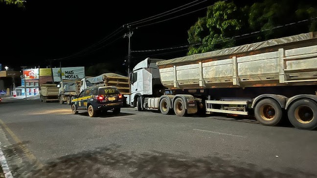 PRF apreende 145 toneladas de manganês na BR-230, em Marabá