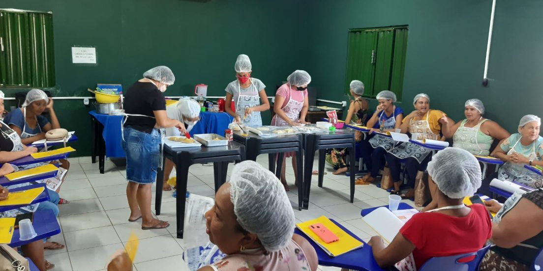 Mulheres recebem curso de panificação em Marabá