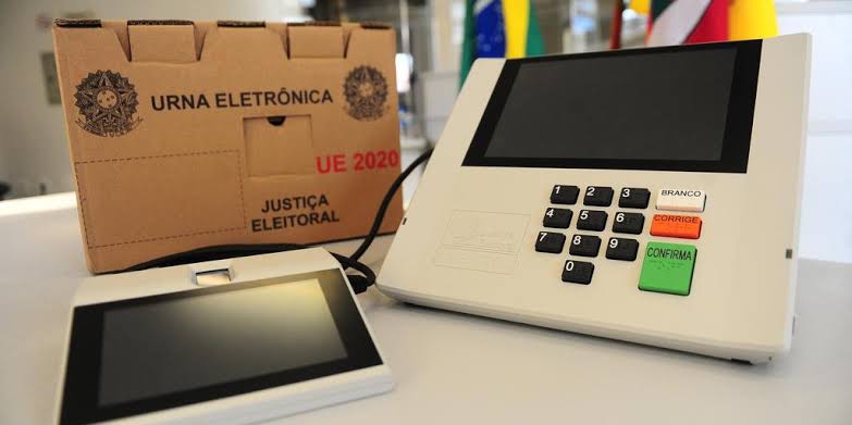 TSE libera acesso de militares a código-fonte de urnas após pedido ‘urgentíssimo’