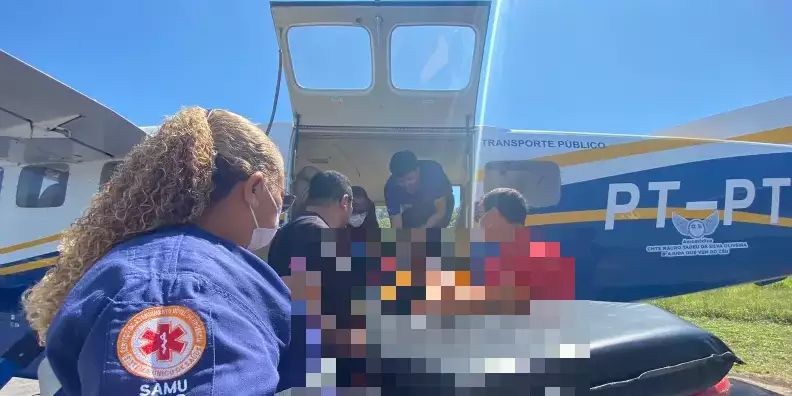 Menino de 7 anos fratura crânio e nariz depois de cair de árvore no Pará