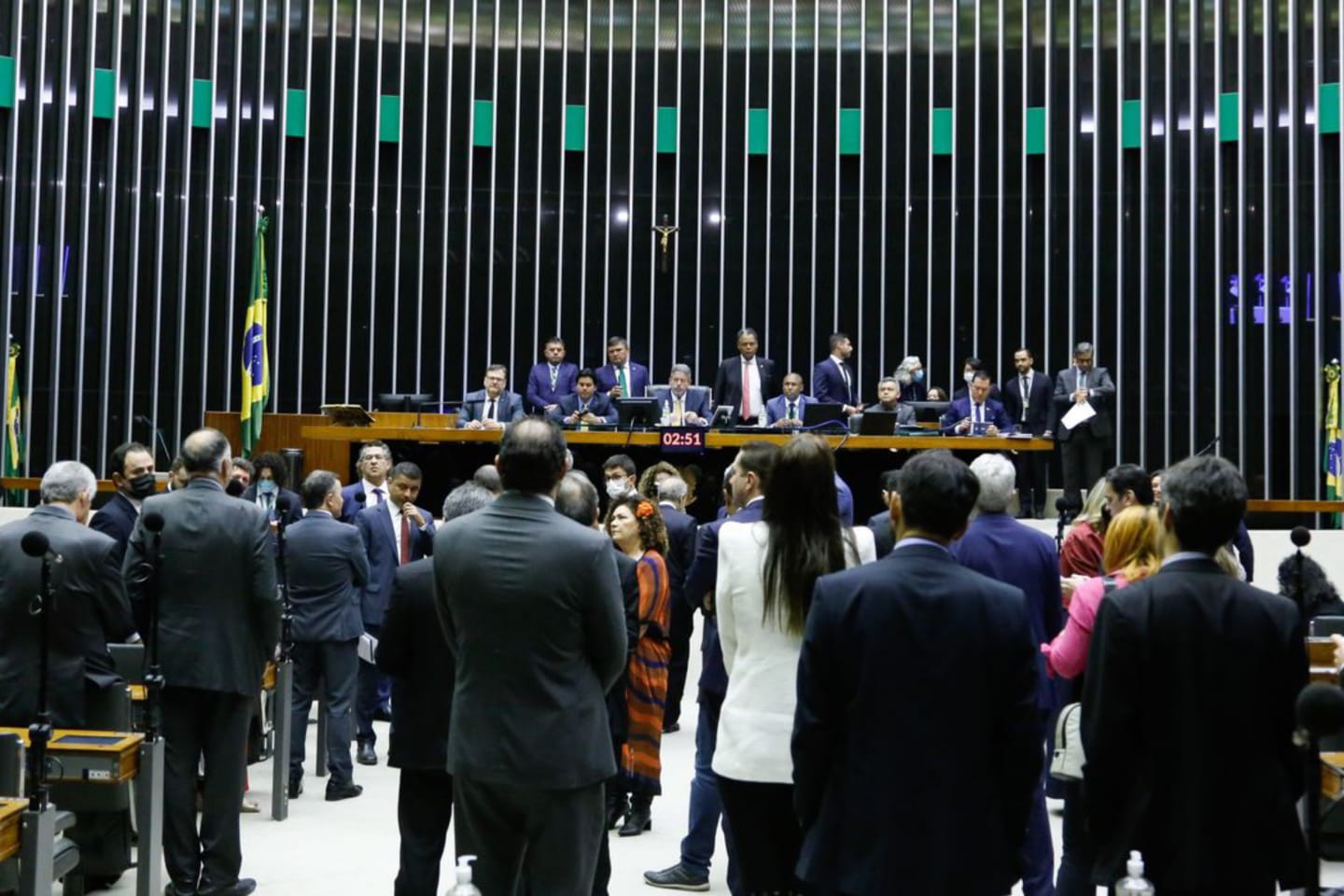 Câmara aprova PL que pune golpes cometidos por meio de redes sociais