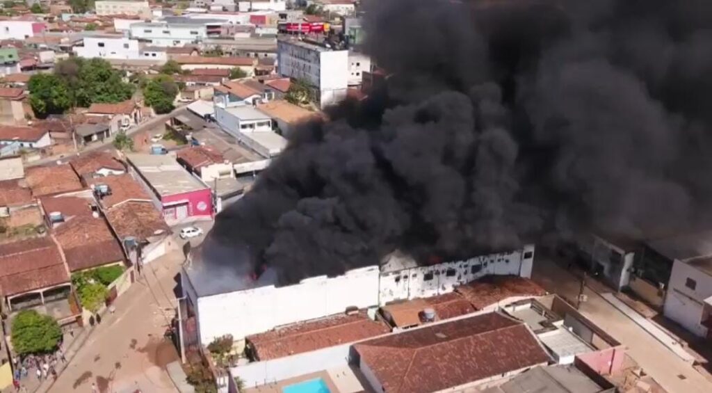 Corpo de Bombeiros tem 30 dias para emitir laudo sobre incêndio na Folha 28
