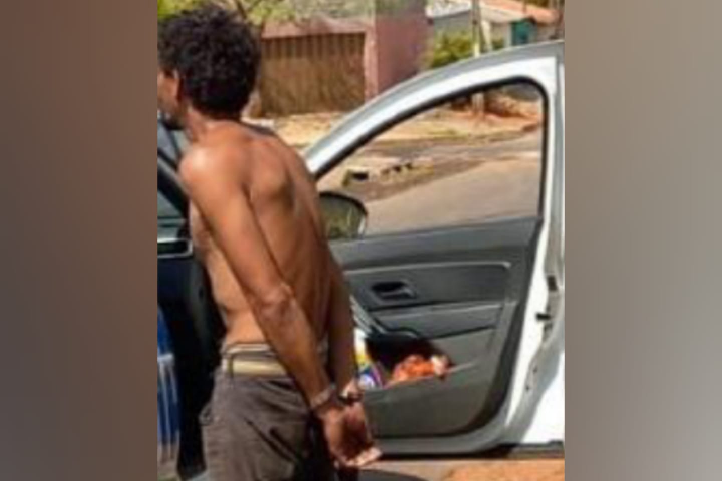 Homem estupra cães, mata e cozinha carne para comer