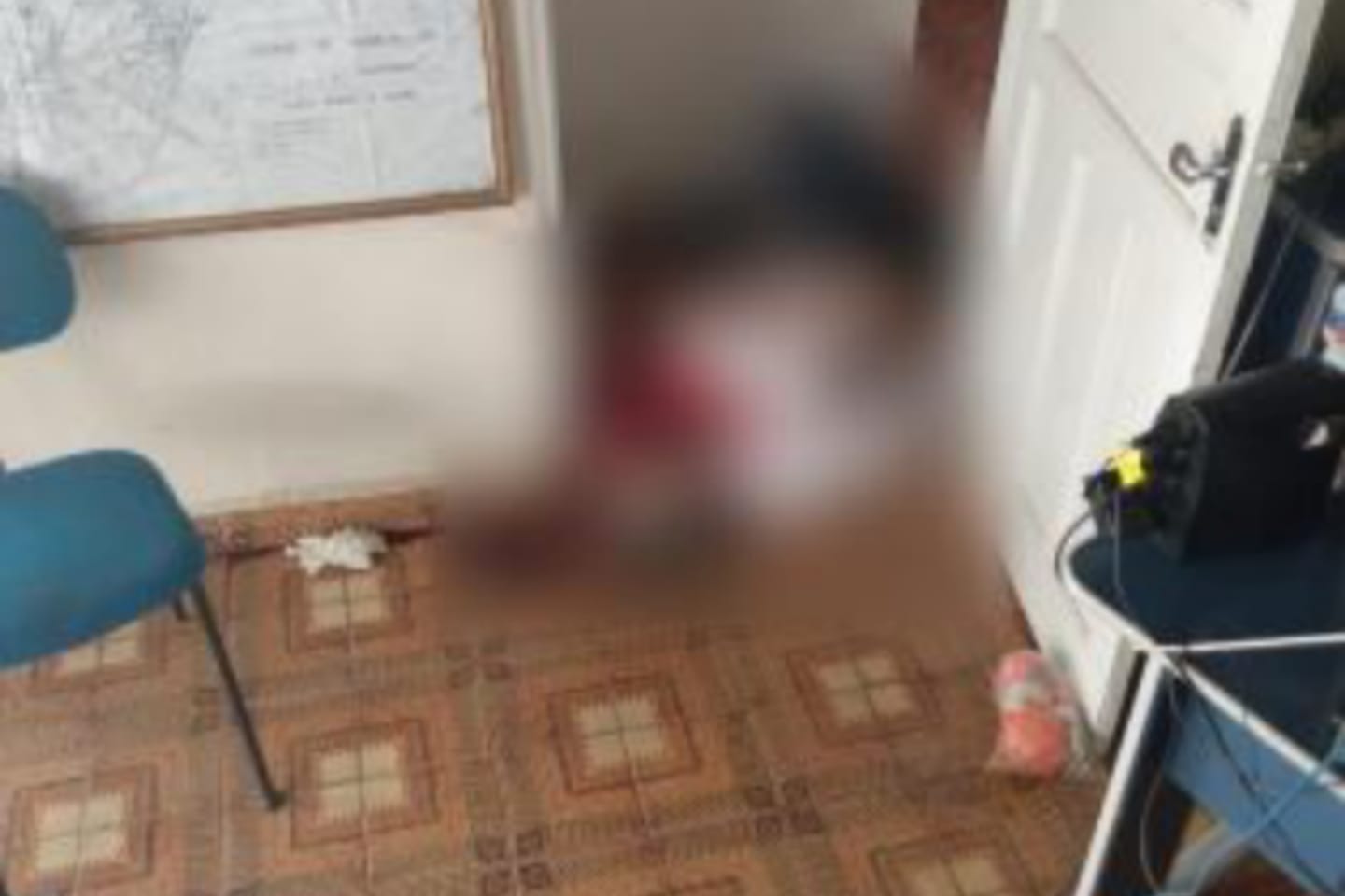 Homem incendeia casa e mata corretor com tiro na cabeça