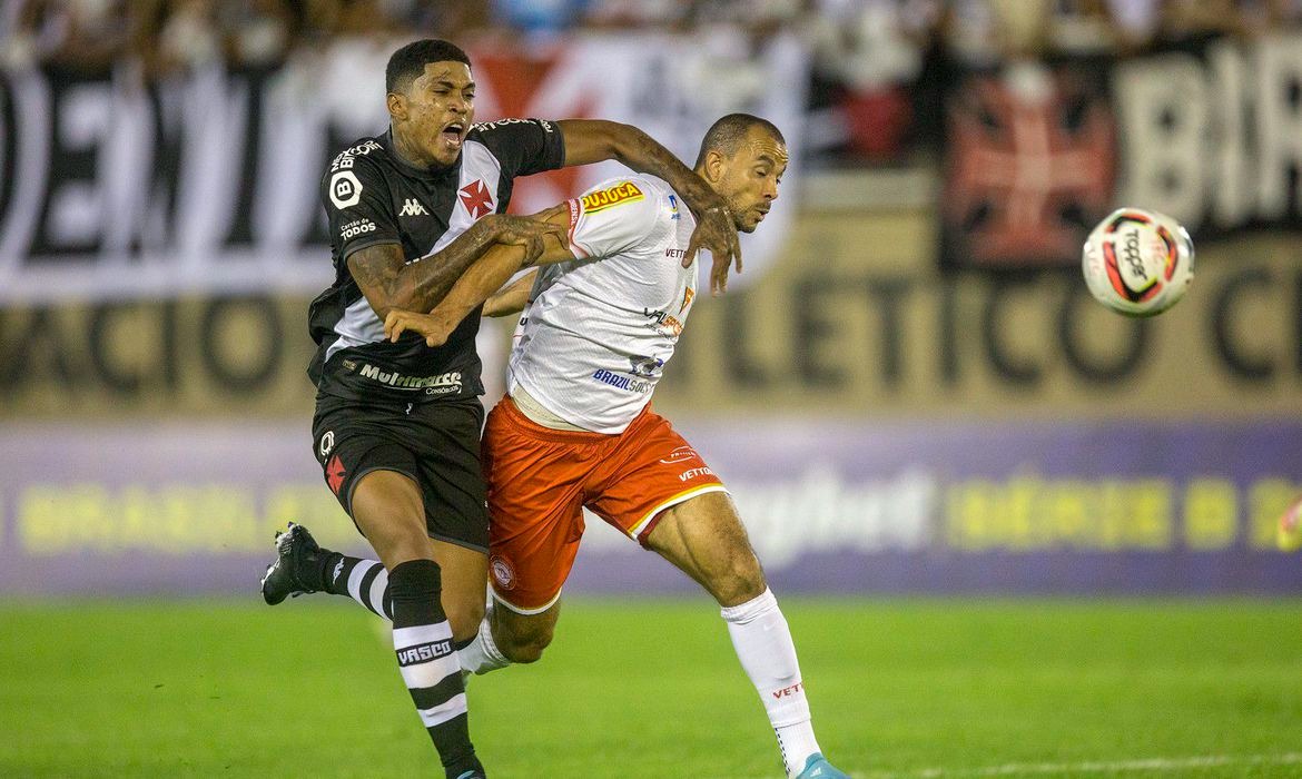 Vasco e Tombense medem forças pela Série B