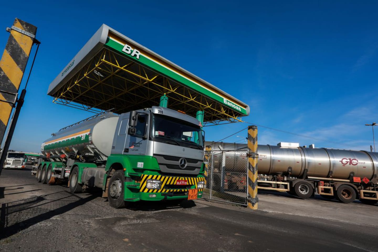 Petrobras anuncia redução de R$ 0,18 na gasolina para distribuidoras