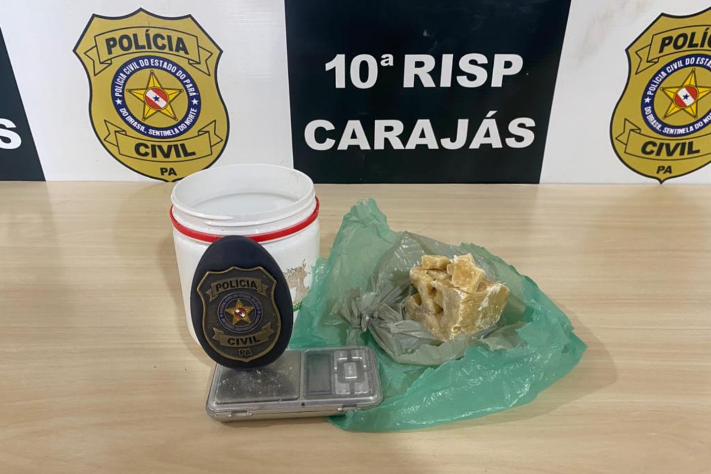 Suspeito abandona sacola com porção de crack e foge da polícia em Marabá