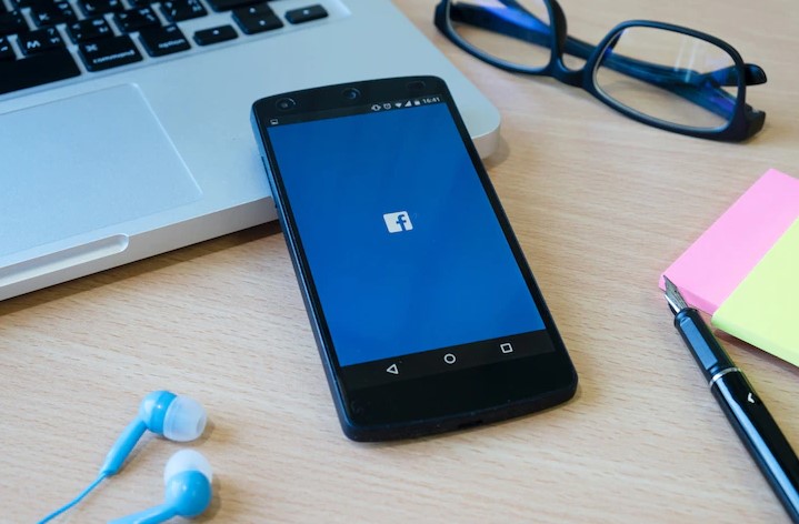 Facebook é multado em R$ 6,6 milhões por vazar dados de usuários brasileiros