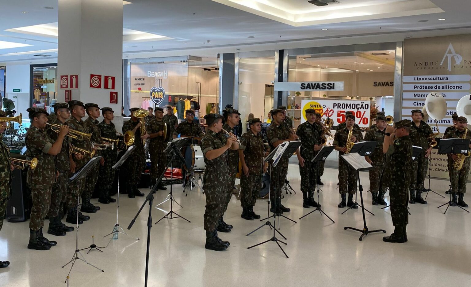 Banda de Música do Exército se apresenta em diferentes pontos de Marabá