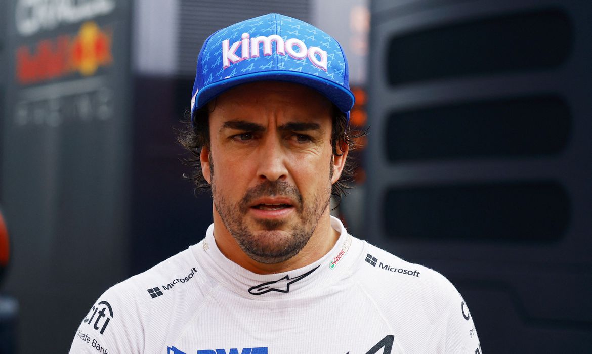 Fernando Alonso substitui Sebastian Vettel na Aston Martin em 2023