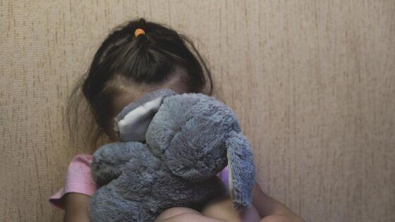 Idoso é preso suspeito de abusar da própria neta de 11 anos