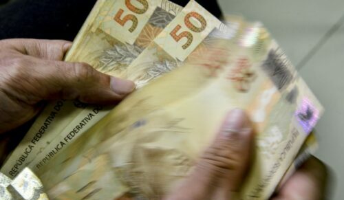 Saiba quem deve receber benefício do Bolsa Família neste sábado (21)