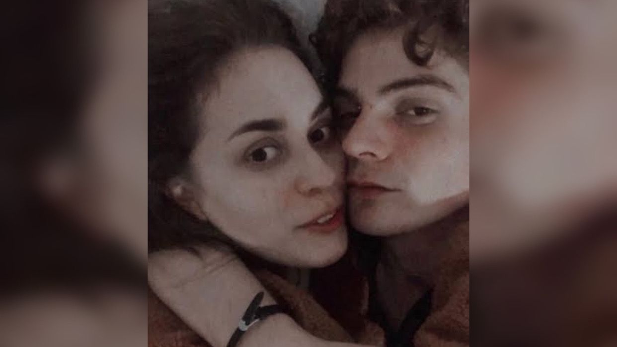 Irmãos assumem namoro e criam polêmica nas redes sociais