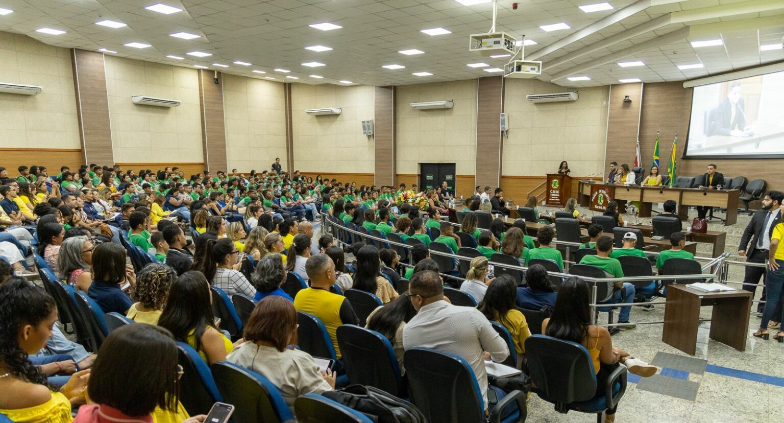 Escola do Legislativo de Marabá promove roda de conversa sobre saúde mental