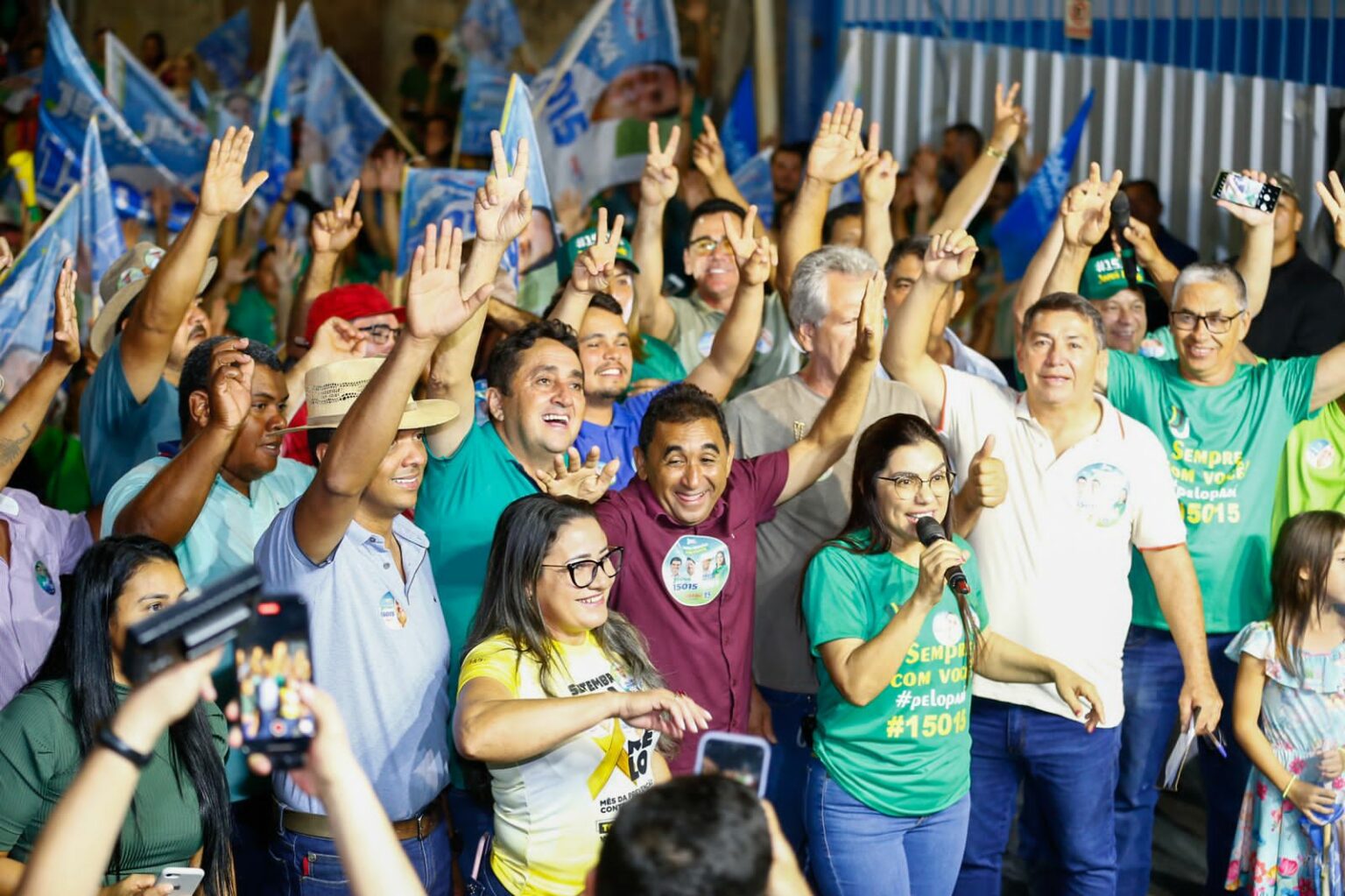 Multidão acompanha Jeová Andrade no Bairro dos Maranhenses, em Canaã dos Carajás
