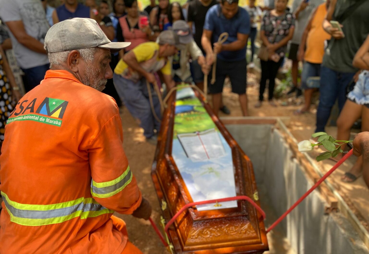 Comoção marca enterro de Sargento Cruz em Marabá