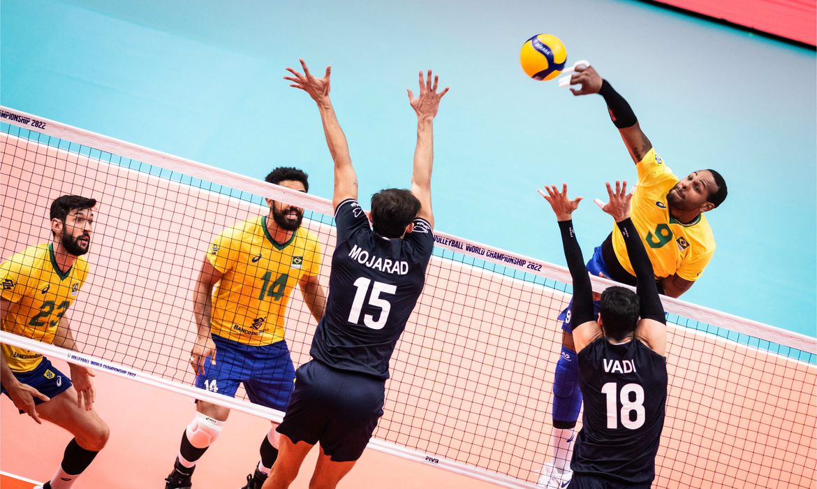 Brasil vence Irã e encara Argentina nas quartas do Mundial de Vôlei