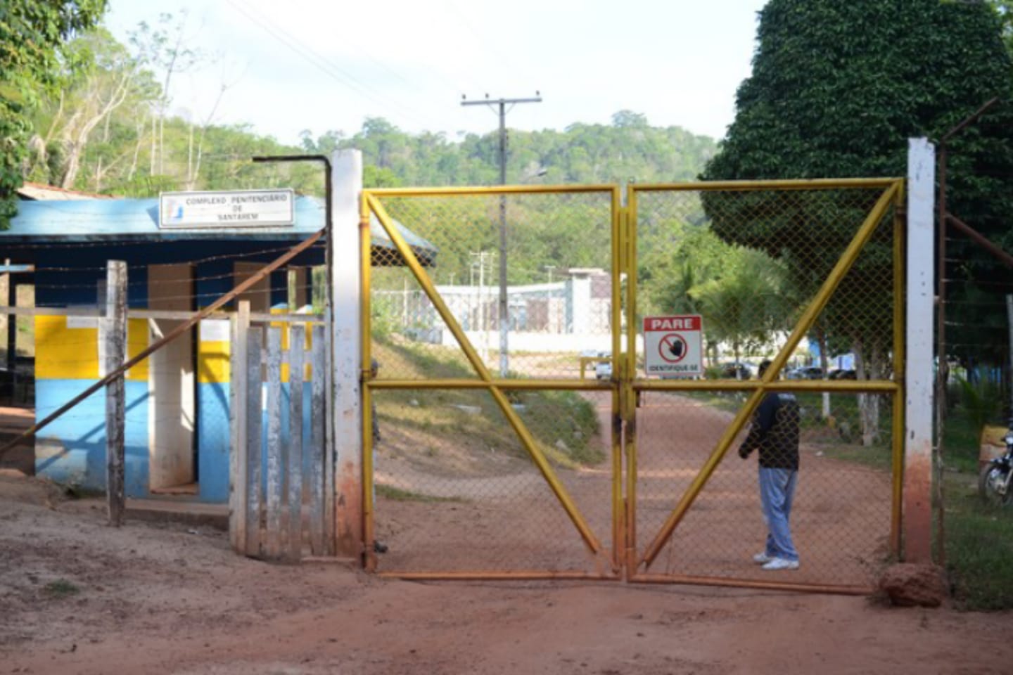 Detento é agredido por colegas de cela na penitenciária de Santarém