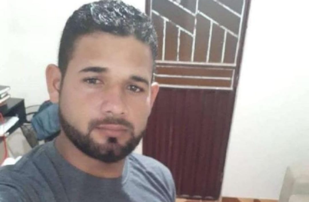 Carro passa por cima de motociclista em Marabá