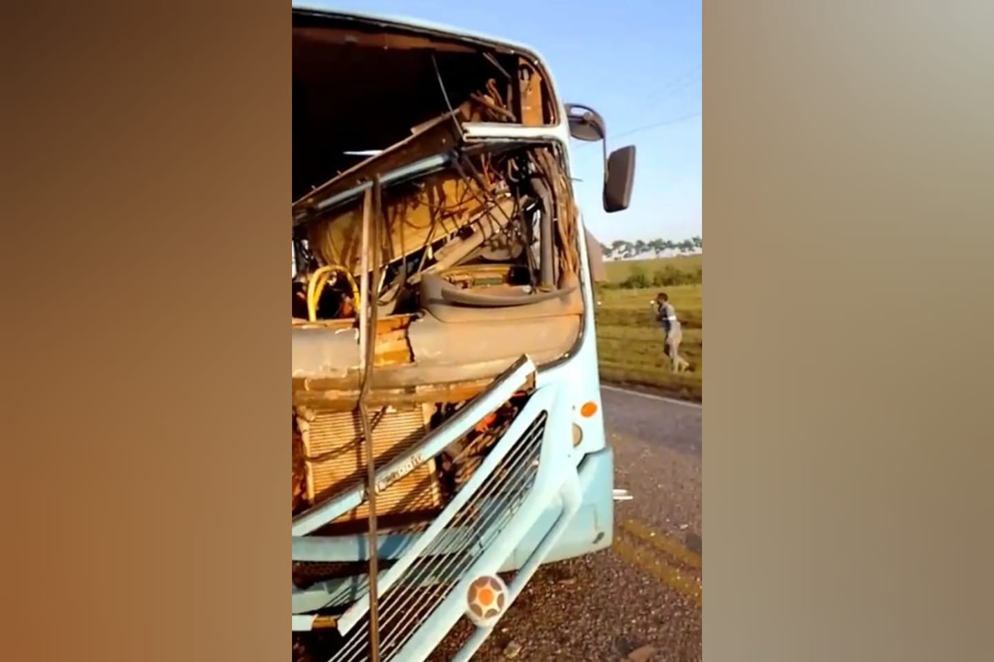 Colisão entre ônibus e caçamba deixa cinco pessoas mortas no Pará
